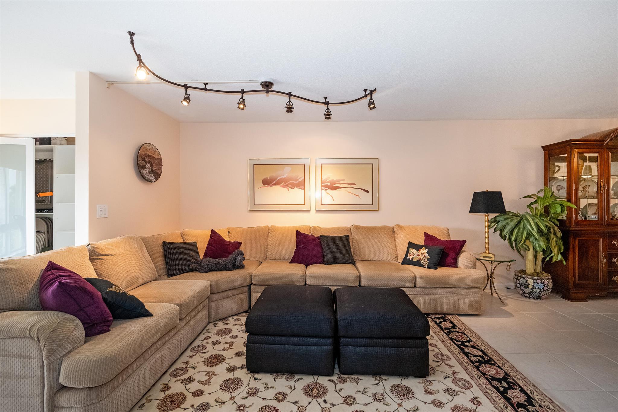 CORAL COVE CONDO - Residential Lease