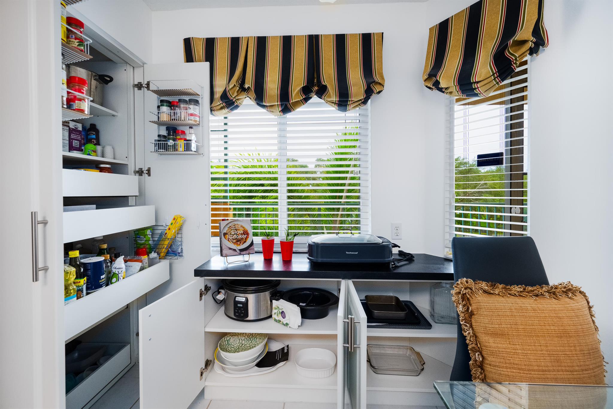 CORAL COVE CONDO - Residential Lease