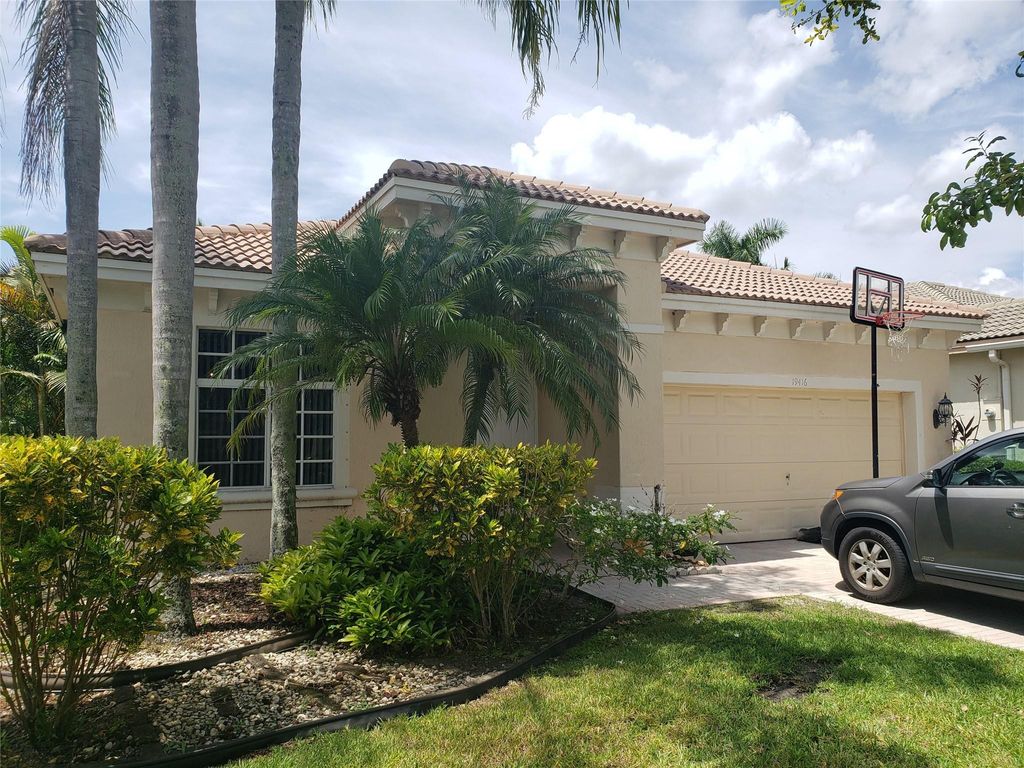 Photo of 19416 SW 65th Street, Pembroke Pines, FL 33332 (MLS # F10460024)