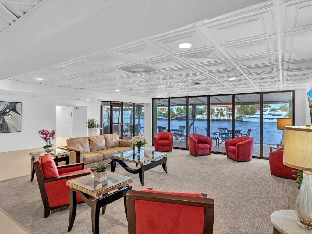 WARWICK CONDO - Residential Lease