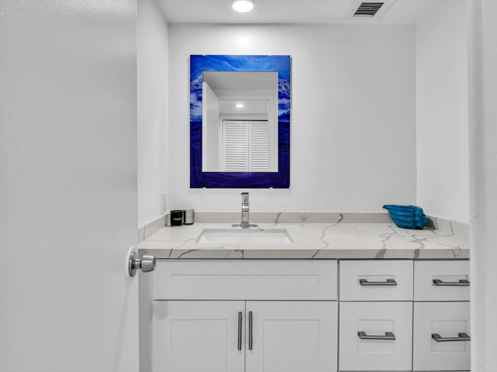 WARWICK CONDO - Residential Lease