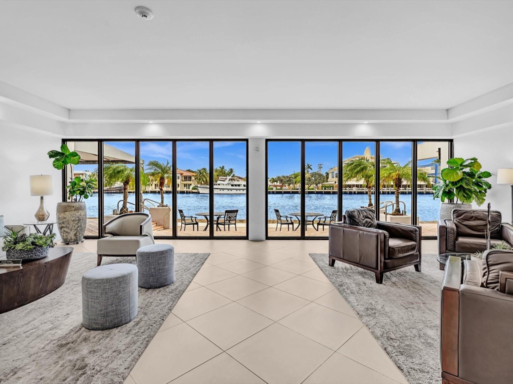 WARWICK CONDO - Residential Lease