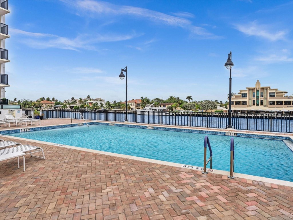 WARWICK CONDO - Residential Lease