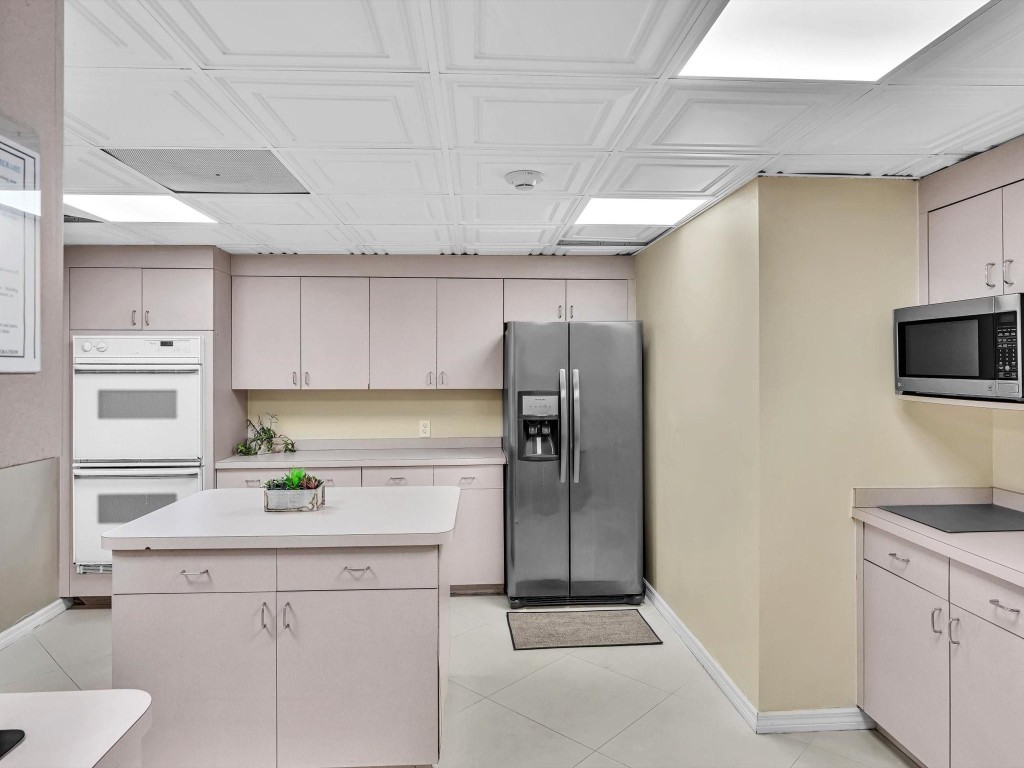 WARWICK CONDO - Residential Lease