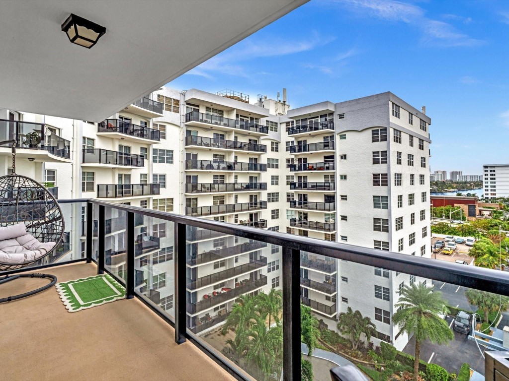 WARWICK CONDO - Residential Lease