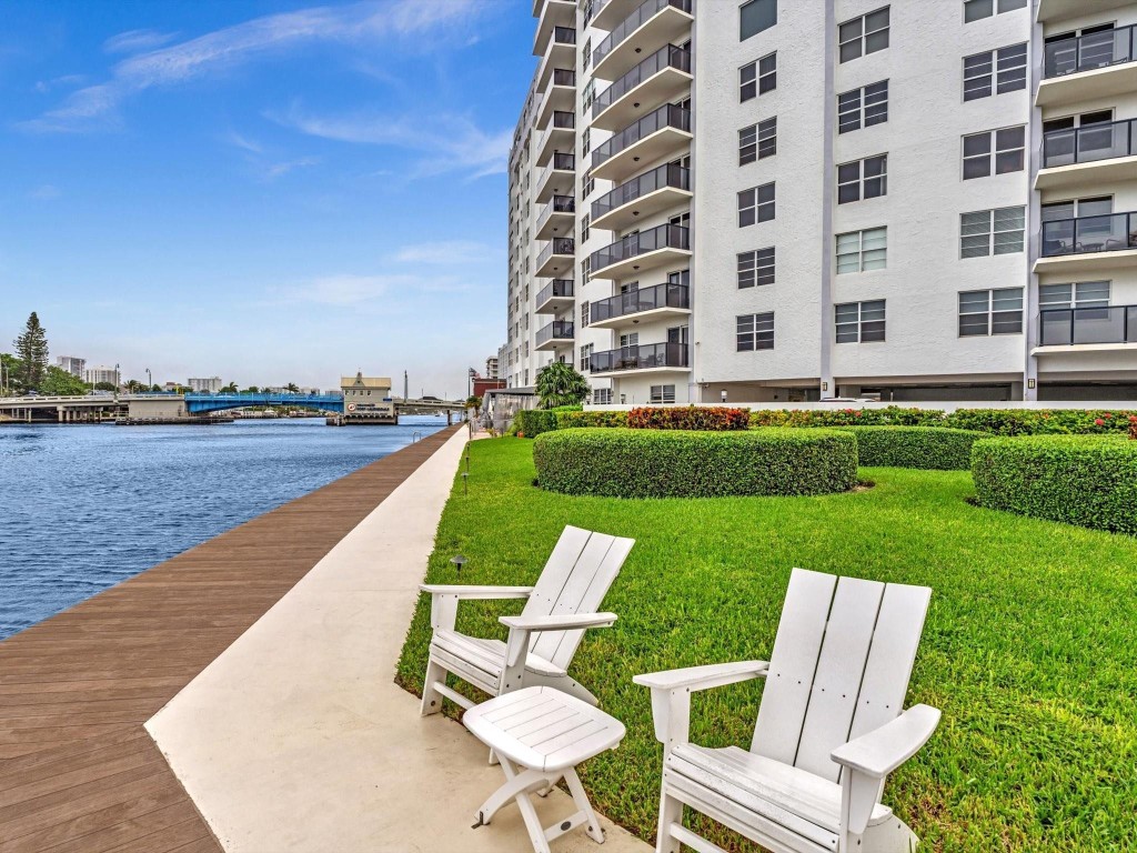 WARWICK CONDO - Residential Lease