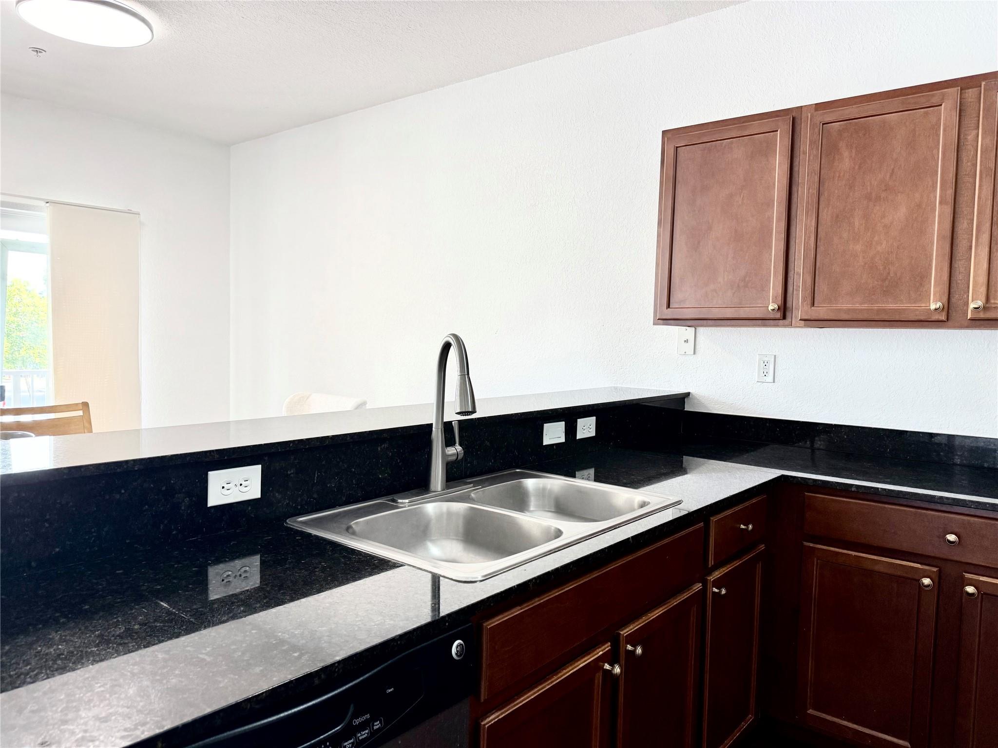 CORONADO AT DORAL III CON - Residential Lease