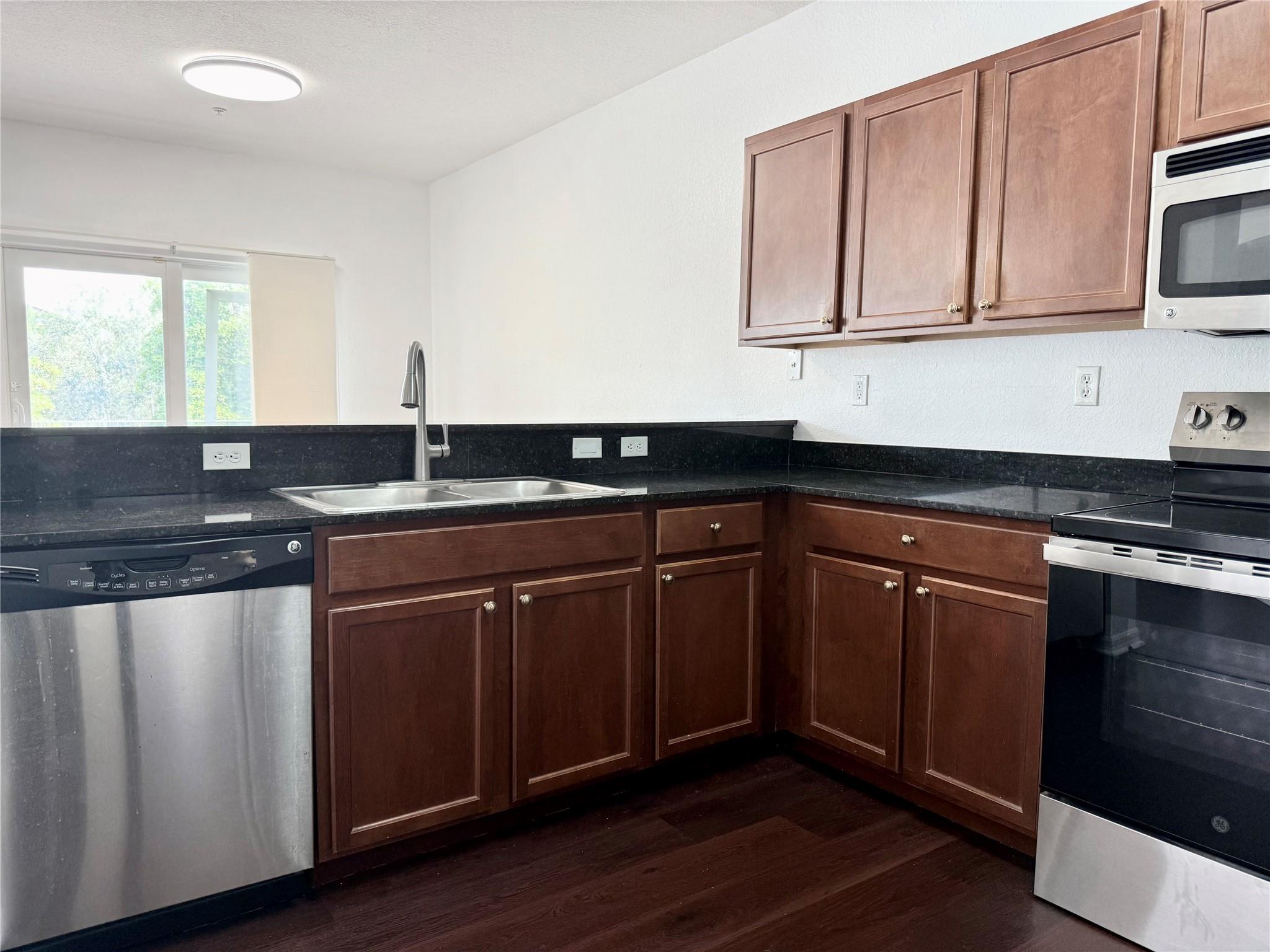 CORONADO AT DORAL III CON - Residential Lease