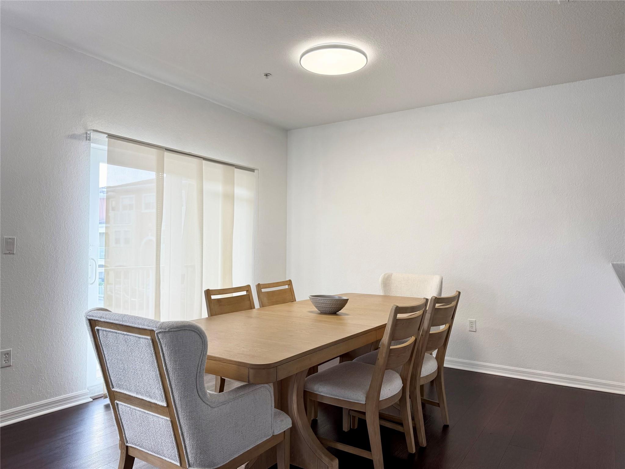 CORONADO AT DORAL III CON - Residential Lease