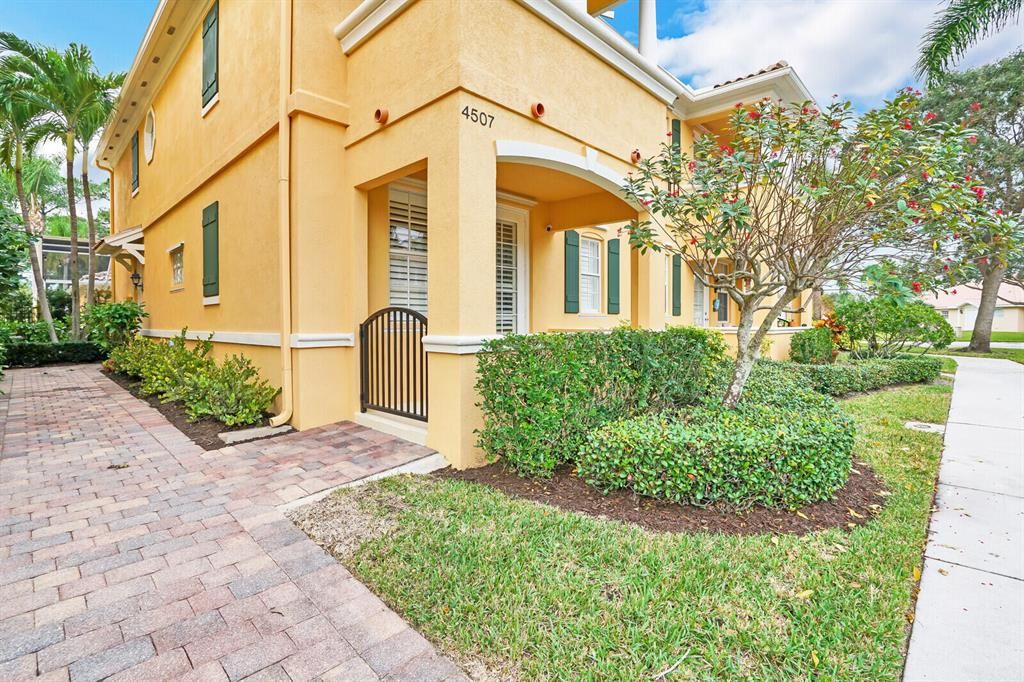 Photo of 4507 Illicium Drive, Palm Beach Gardens, FL 33418 (MLS # R10862437)