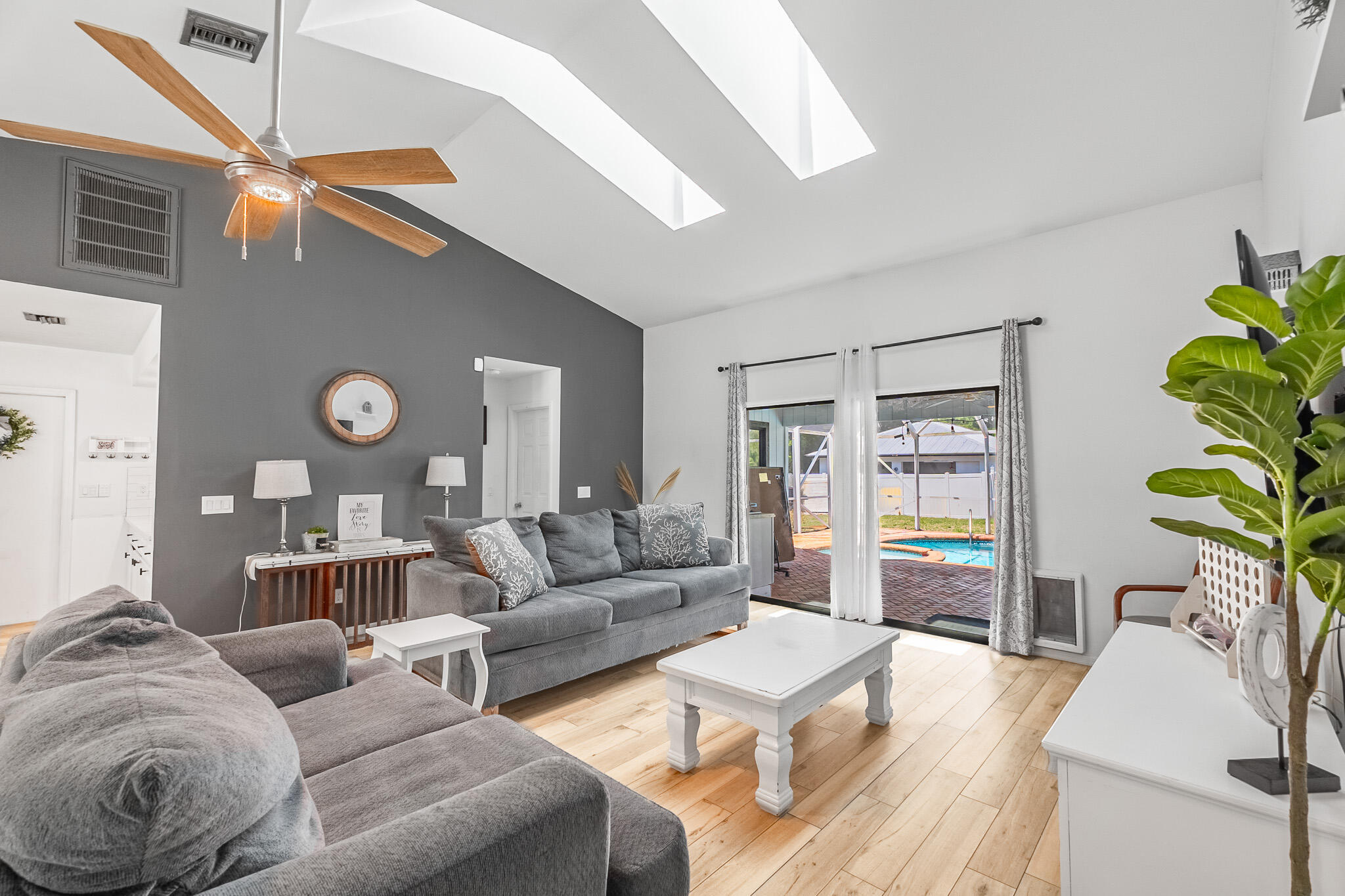 VERO BEACH HIGHLANDS UNIT 4 - Residential