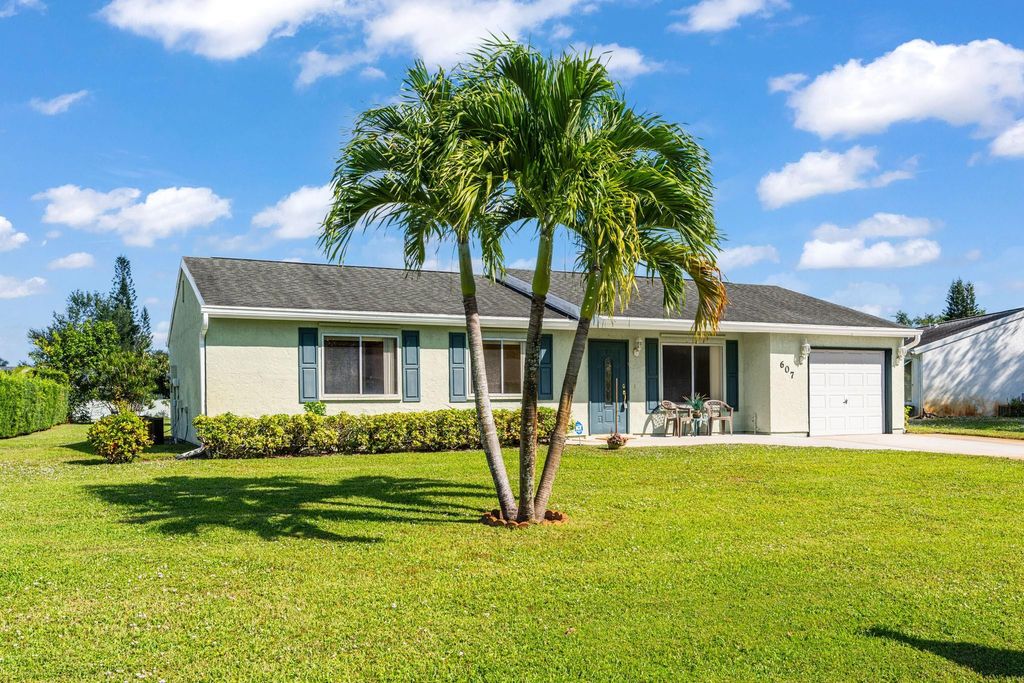 Photo of 607 SW Everett Court, Port Saint Lucie, FL 34953 (MLS # F10535831)