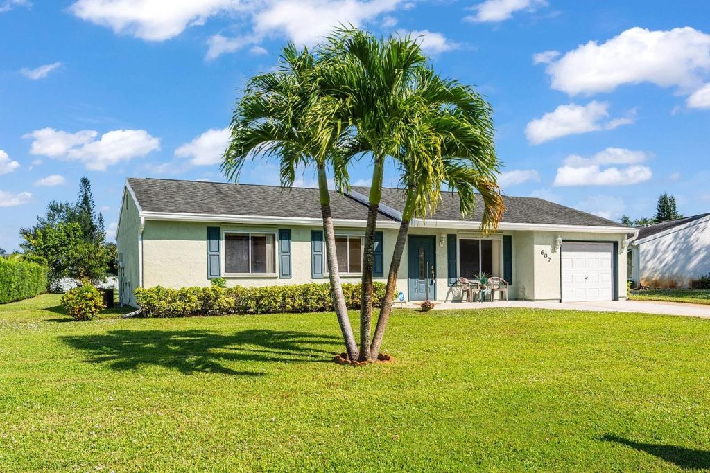 Photo of 607 SW Everett Court, Port Saint Lucie, FL 34953 (MLS # F10535831)