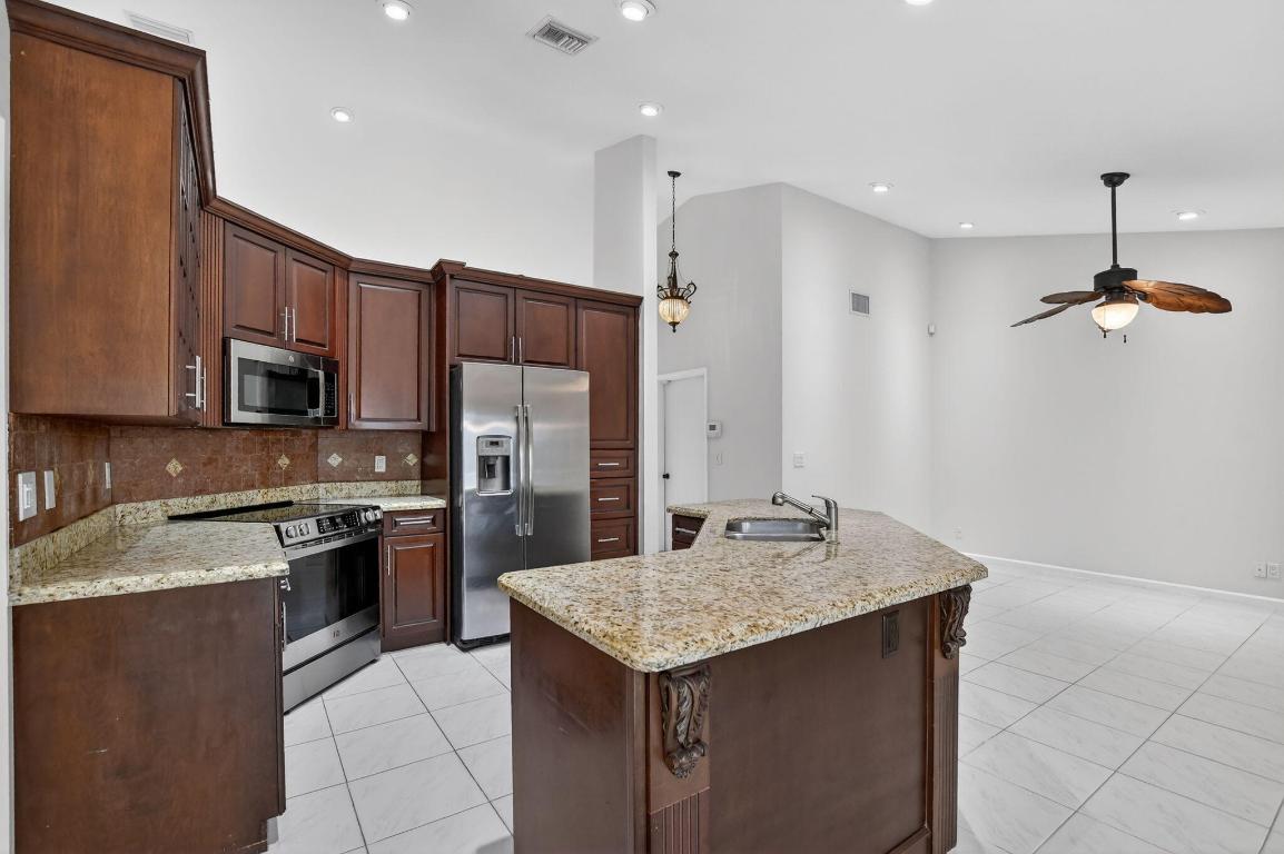 BOCA GREENS 8 - Residential