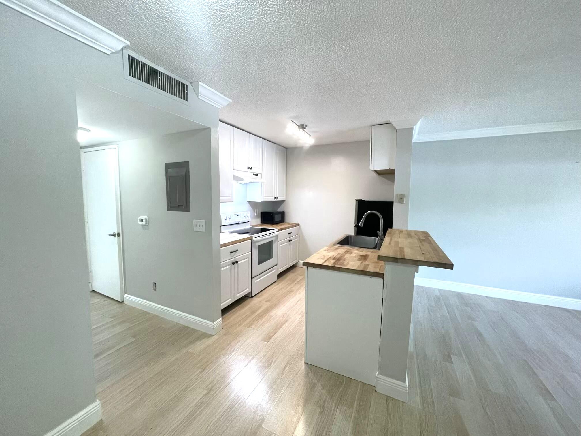 MEADOWS ON THE GREEN CONDO - Residential
