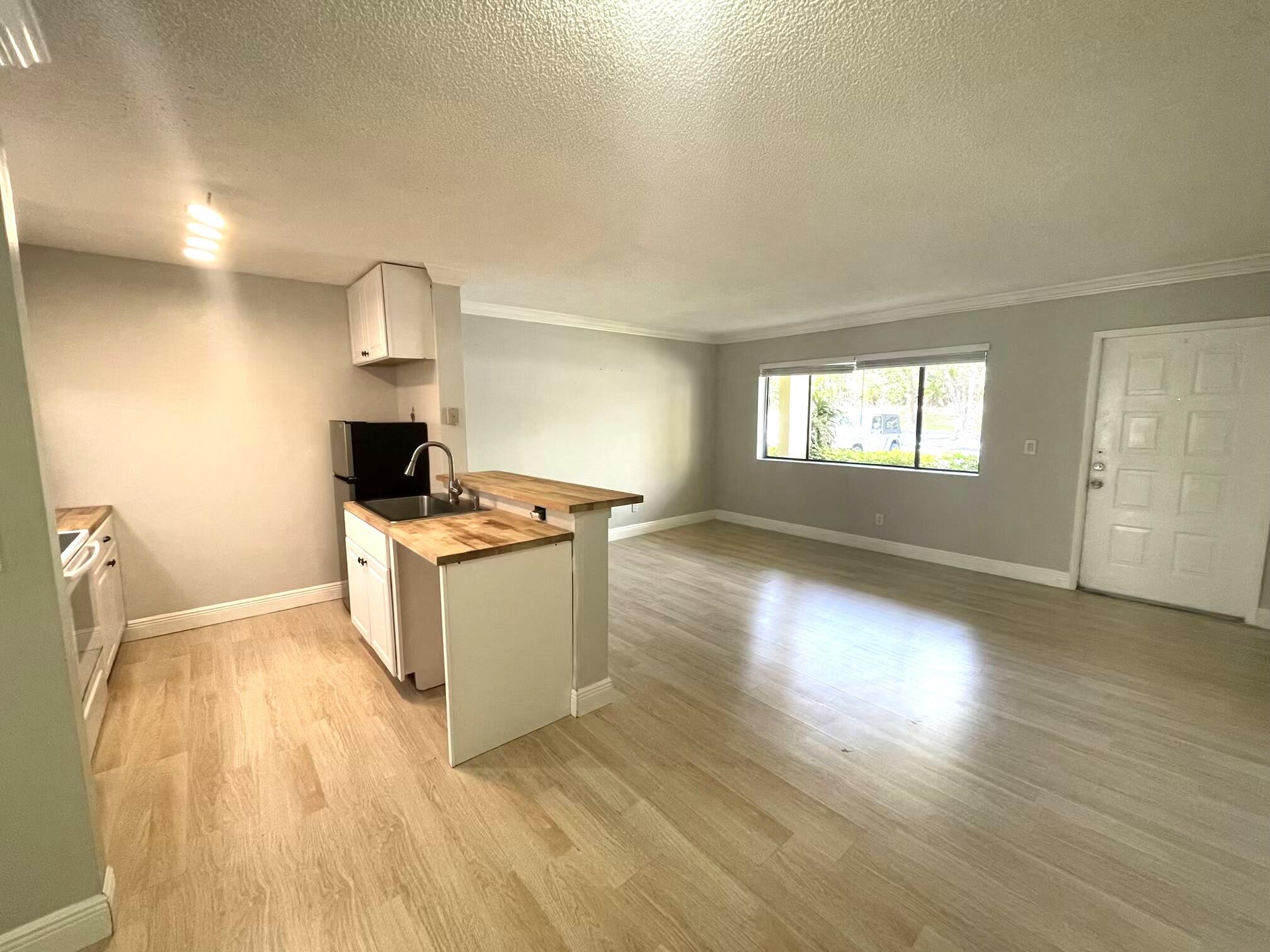 MEADOWS ON THE GREEN CONDO - Residential