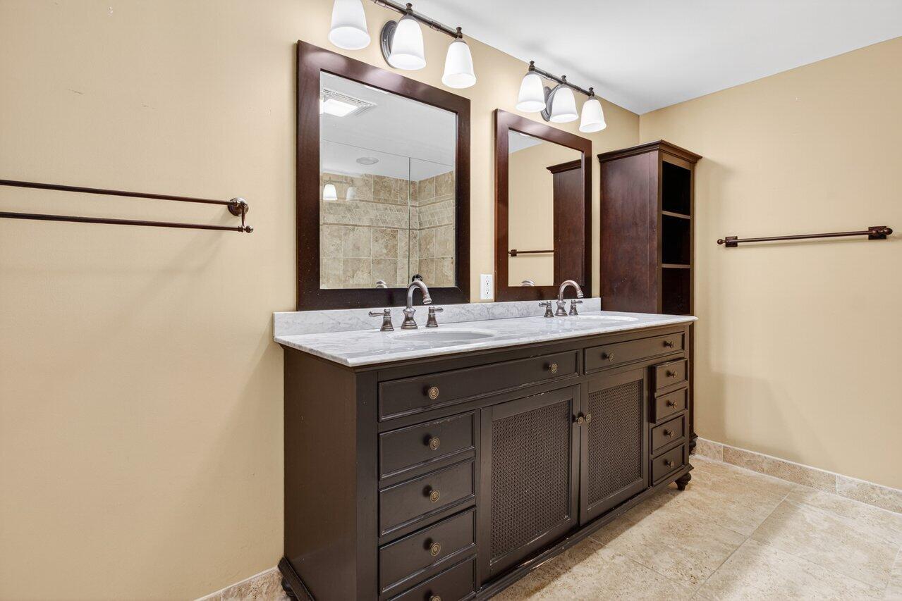 DELRAY BEACH CLUB APTS CONDO - Residential