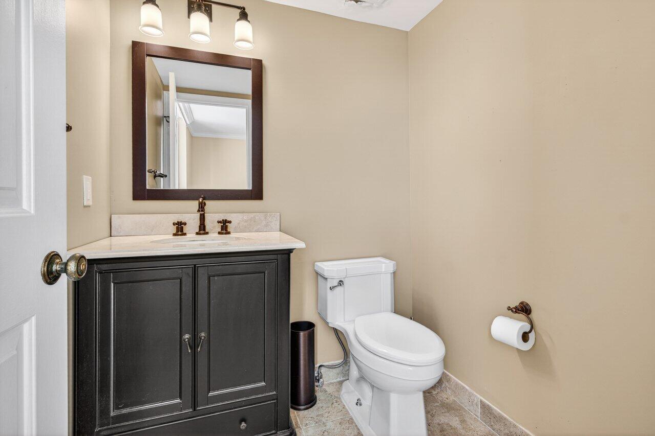 DELRAY BEACH CLUB APTS CONDO - Residential