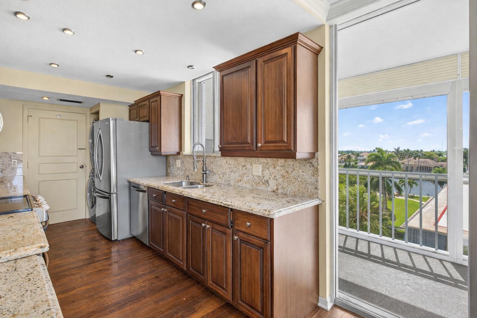 DELRAY BEACH CLUB APTS CONDO - Residential