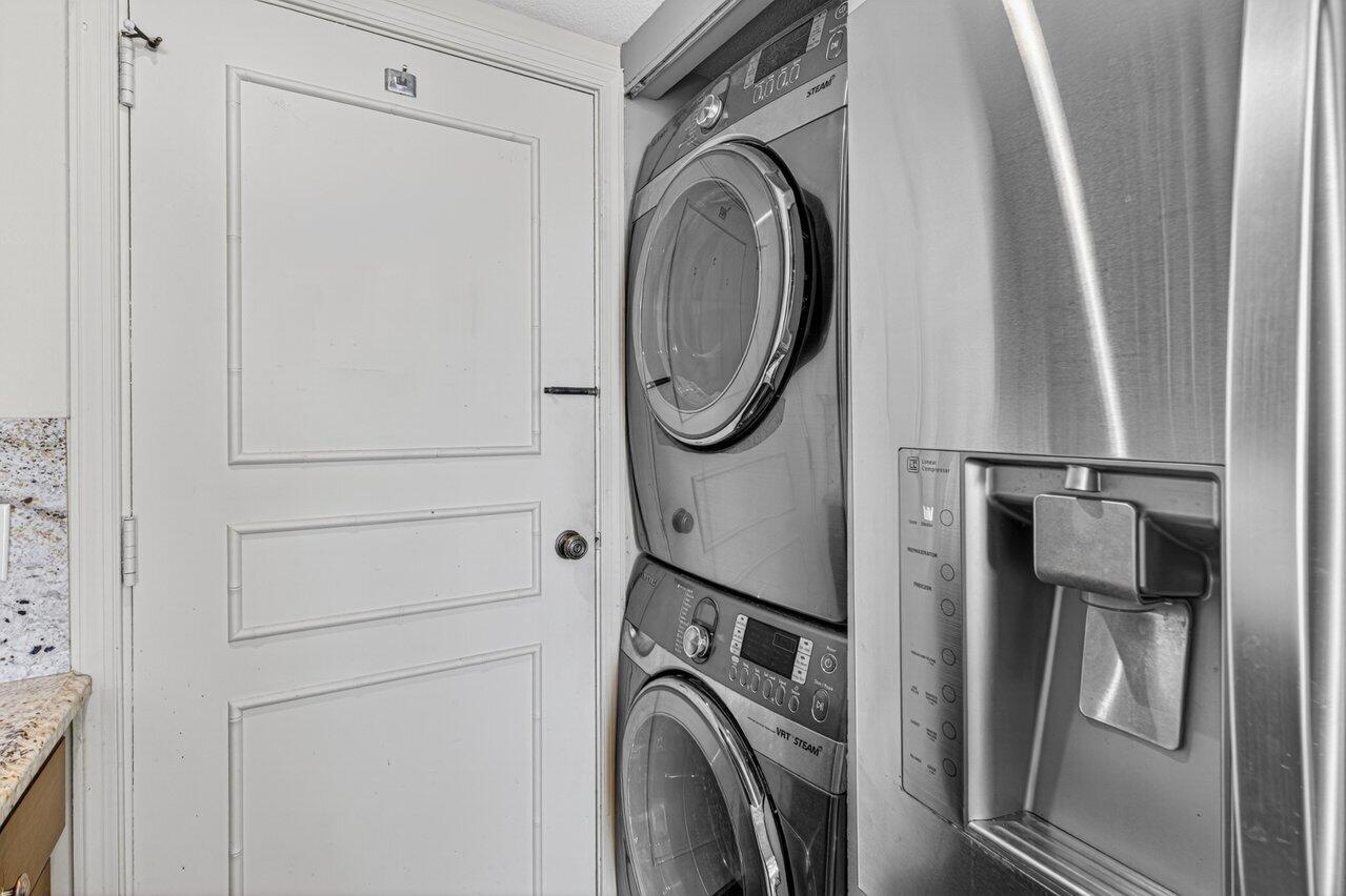 DELRAY BEACH CLUB APTS CONDO - Residential