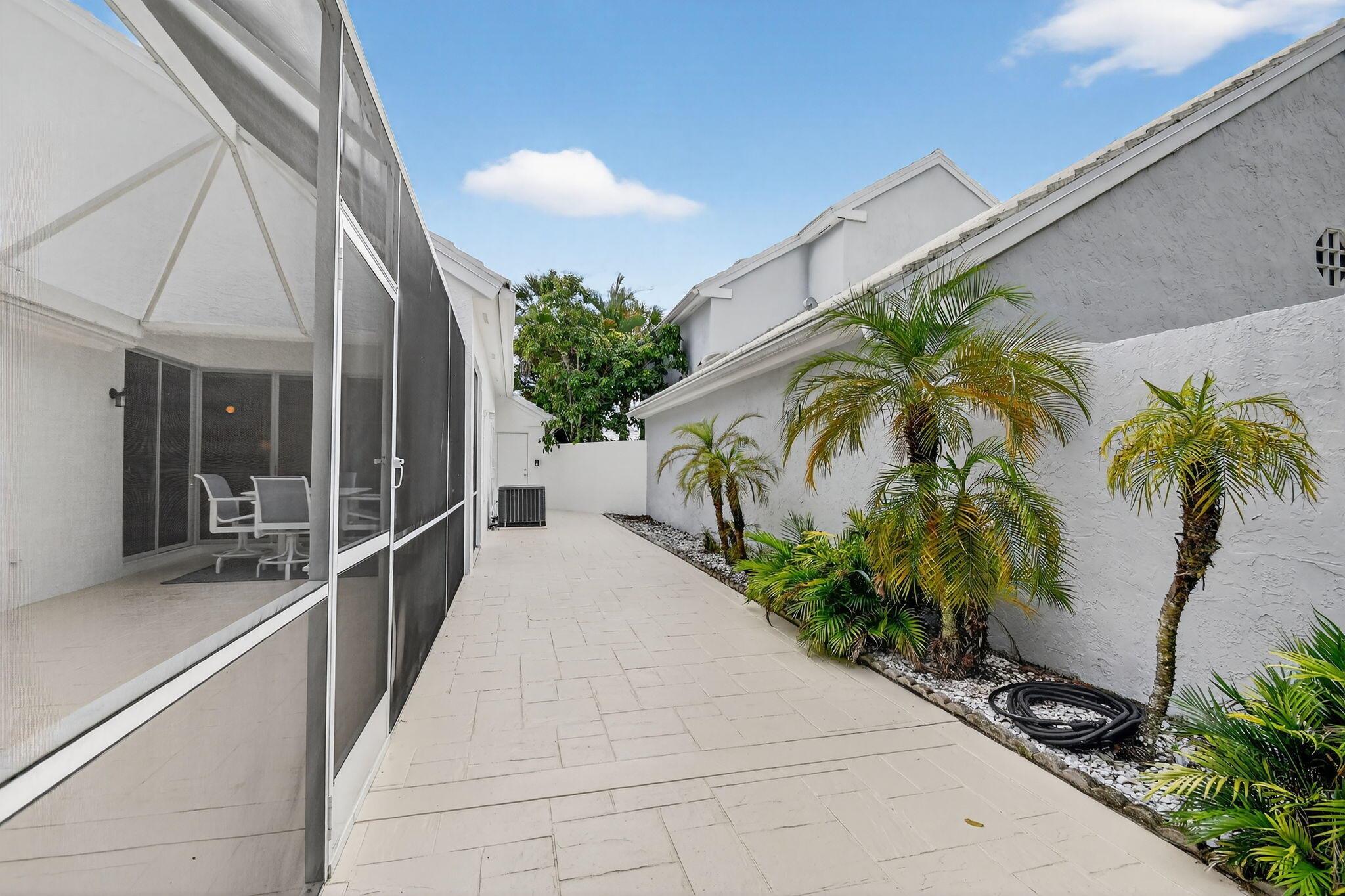 BREAKERS WEST - Residential