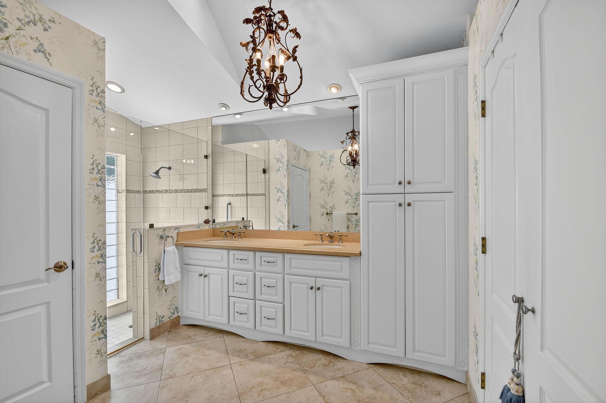 BREAKERS WEST - Residential