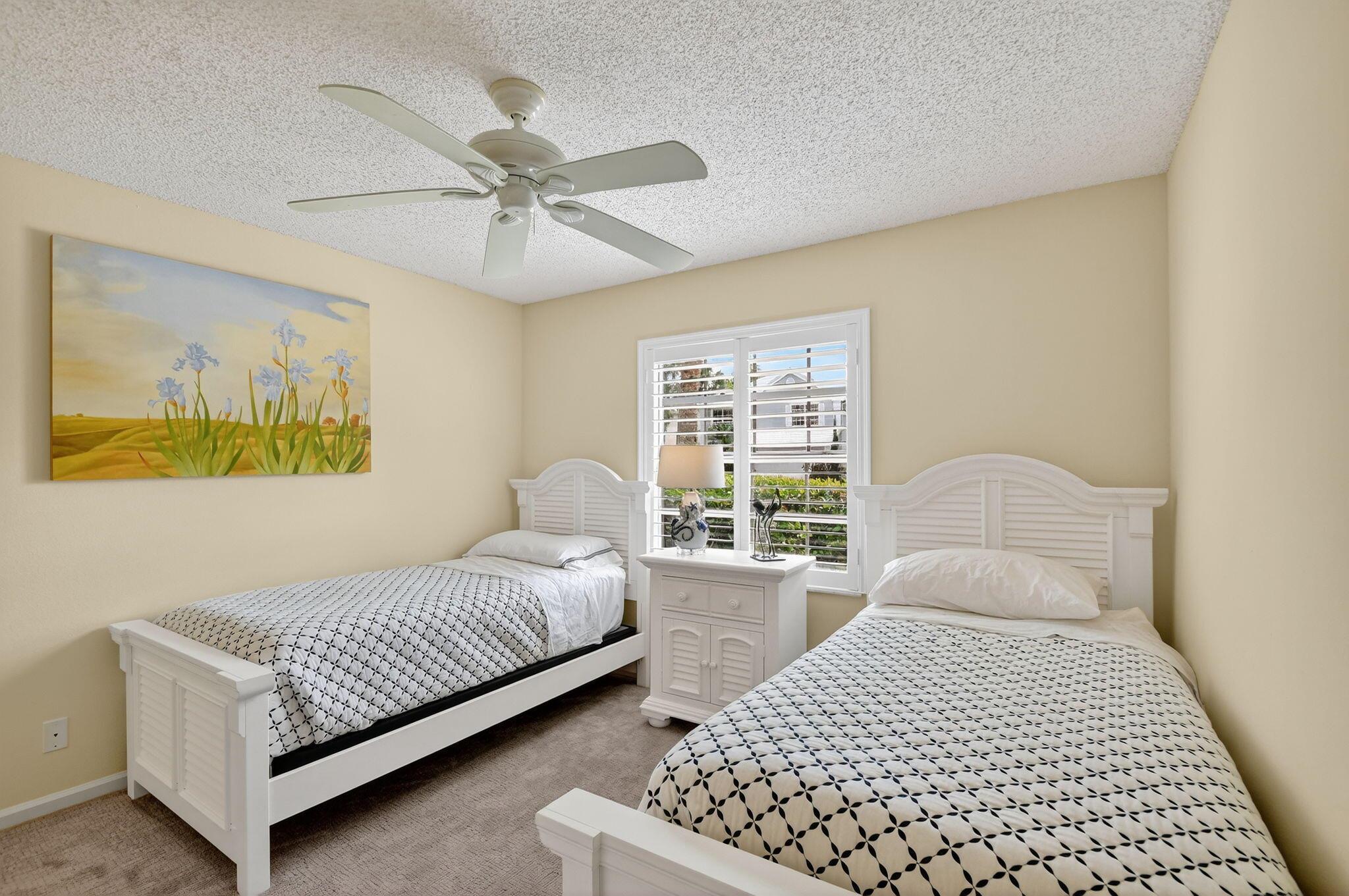 BREAKERS WEST - Residential