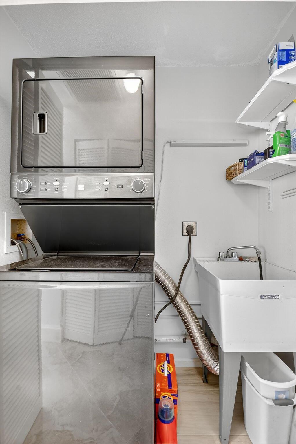 BREAKERS WEST - Residential