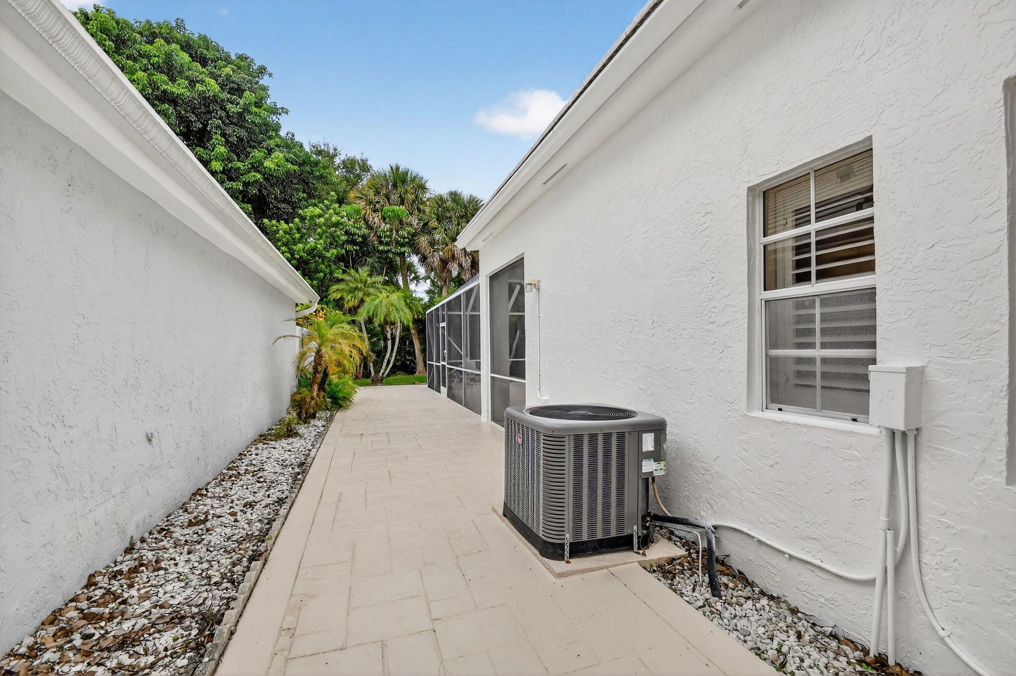 BREAKERS WEST - Residential