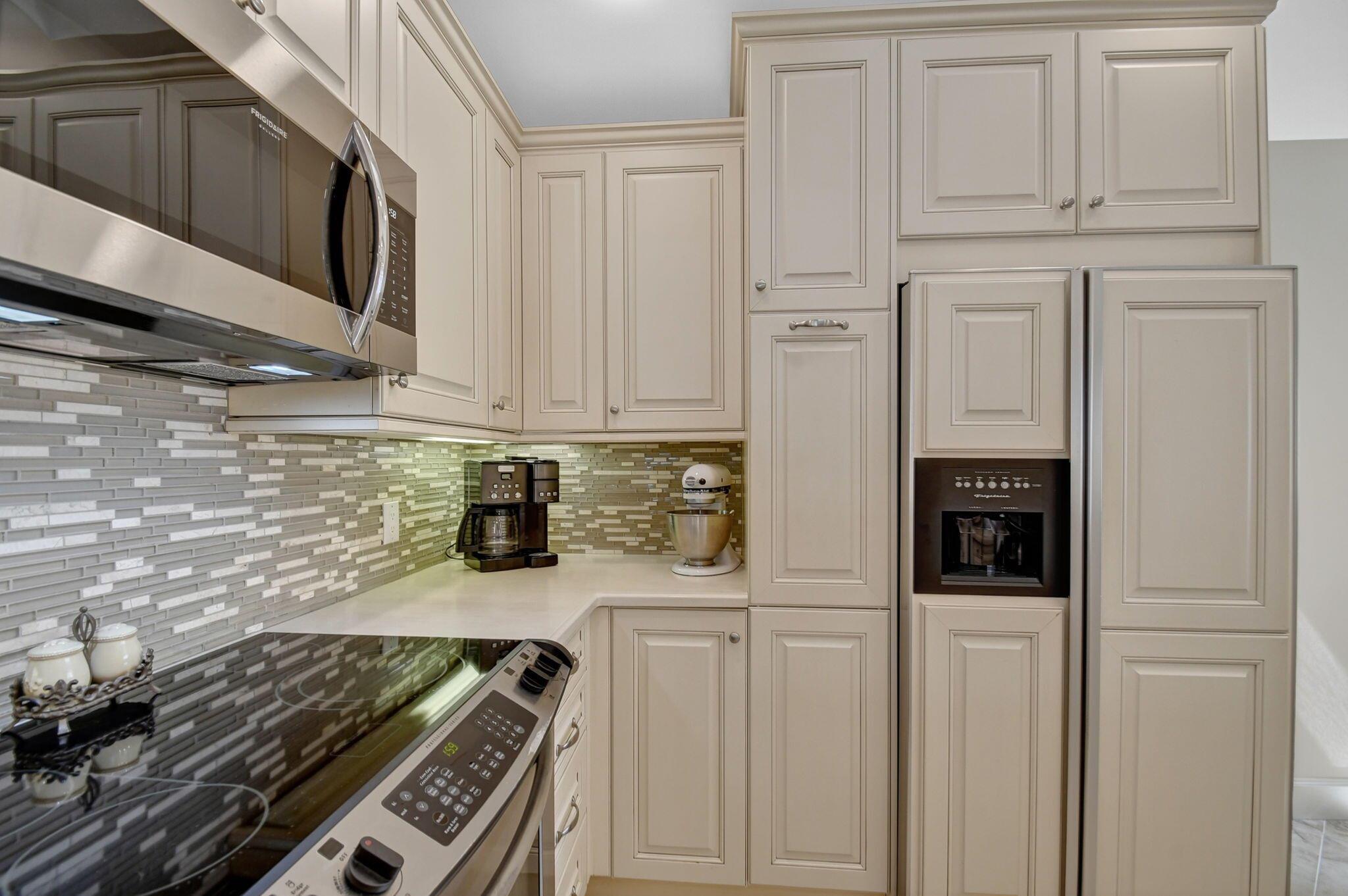 BREAKERS WEST - Residential