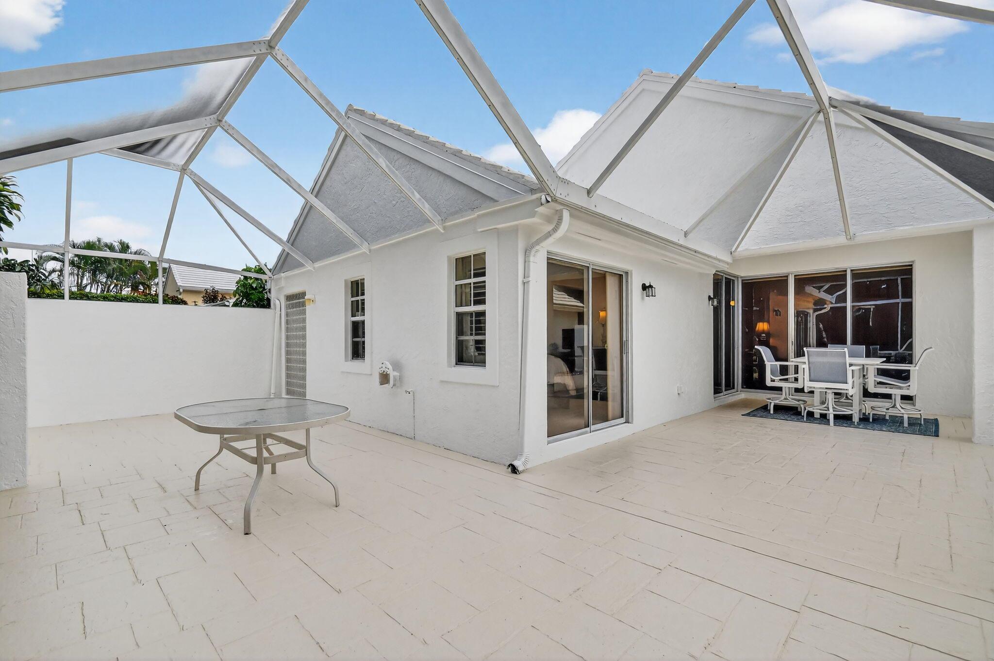 BREAKERS WEST - Residential