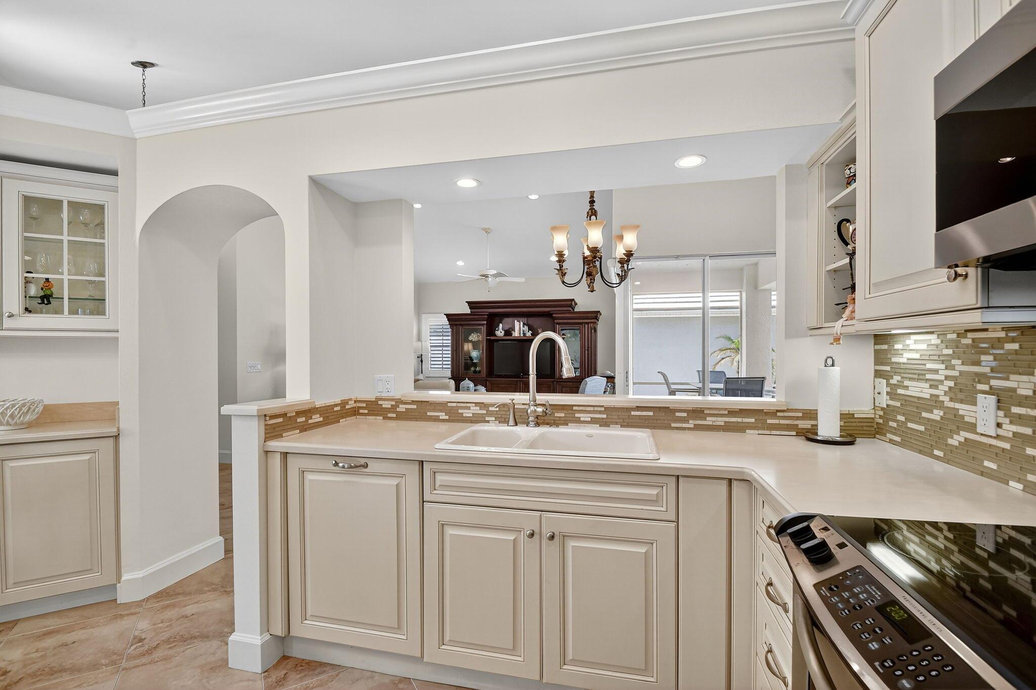 BREAKERS WEST - Residential