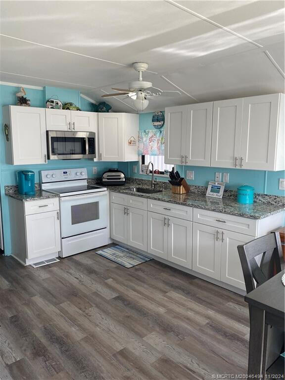 Photo of 664 NETTLES Boulevard #664, Jensen Beach, FL 34957 (MLS # B26067524)