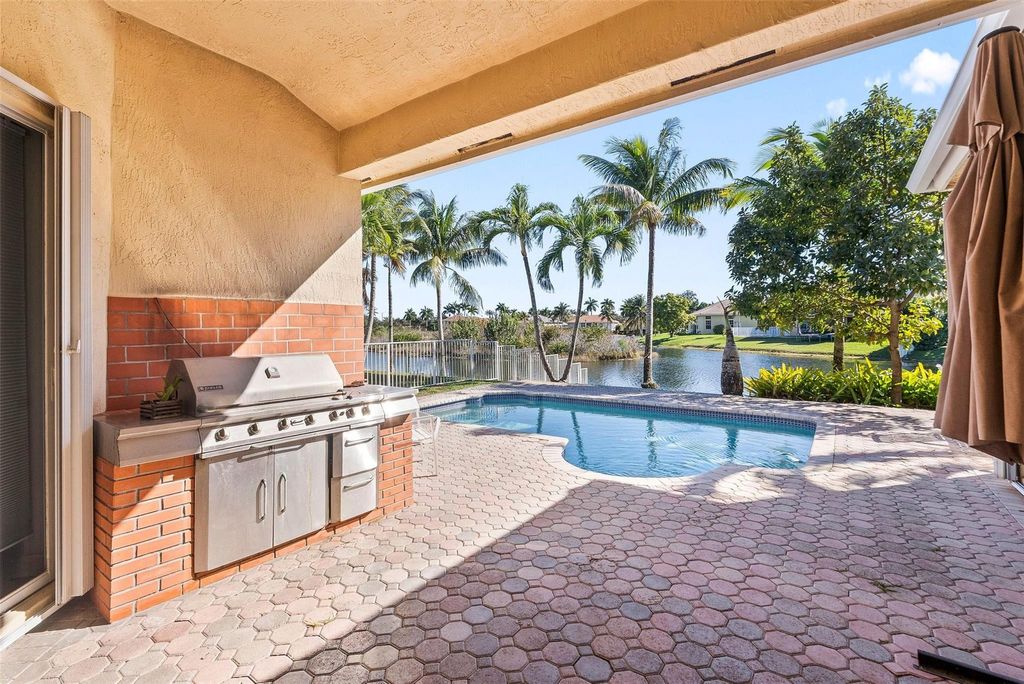 Photo of 16364 NW 14th Street, Pembroke Pines, FL 33028 (MLS # F10555498)