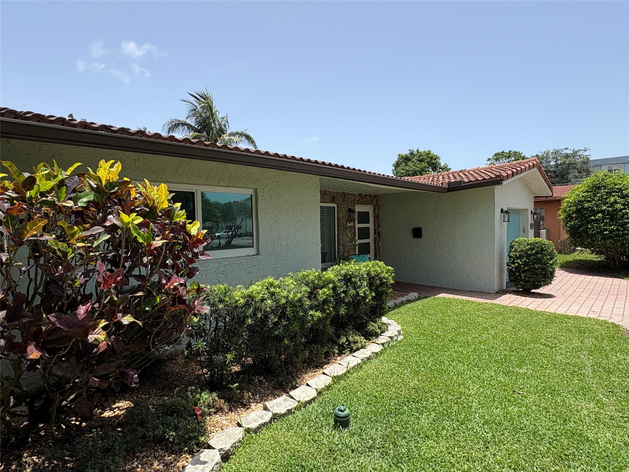 1729 NW 37th St