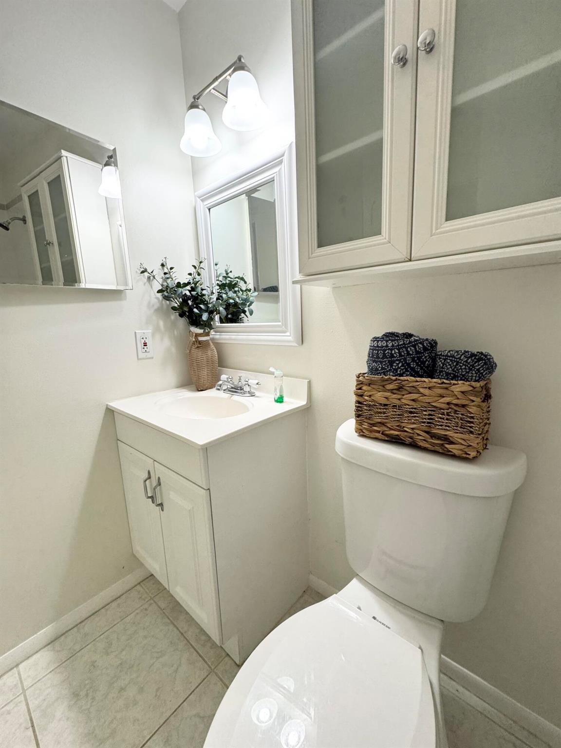 COUNTERPOINT ESTATES 11 - Residential Lease