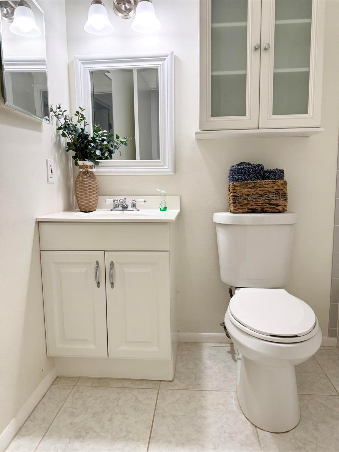 COUNTERPOINT ESTATES 11 - Residential Lease