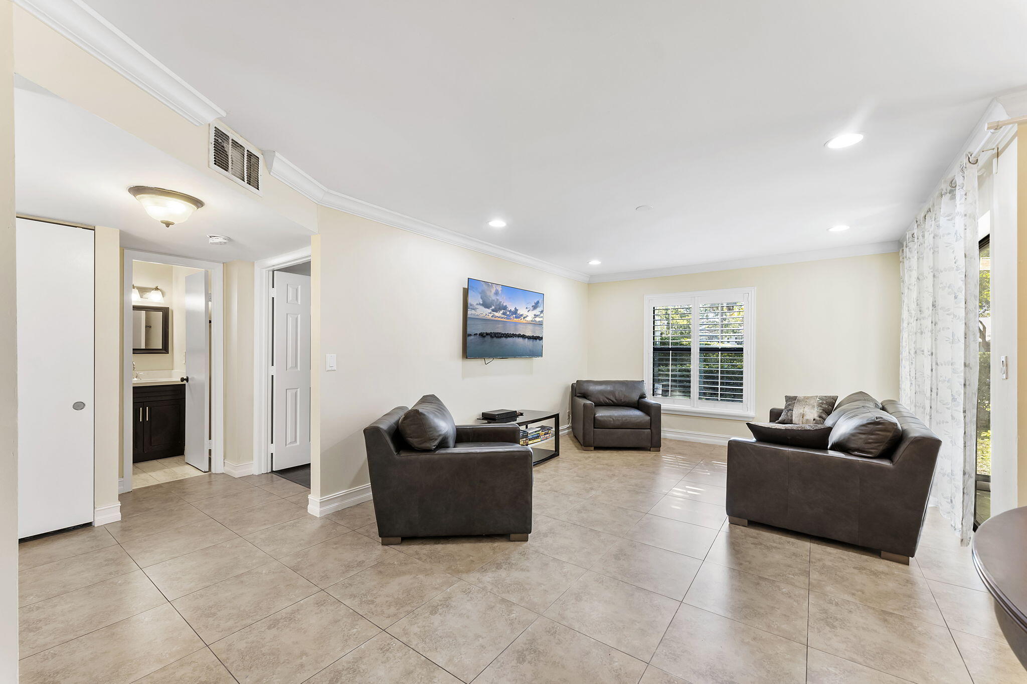 3525 NW 35th Street 1604