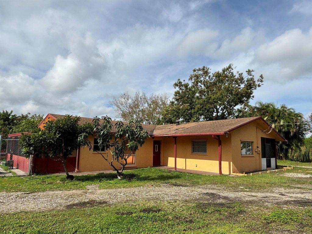 Photo of 2250 SE Cove Road, Stuart, FL 34997 (MLS # R10940285)