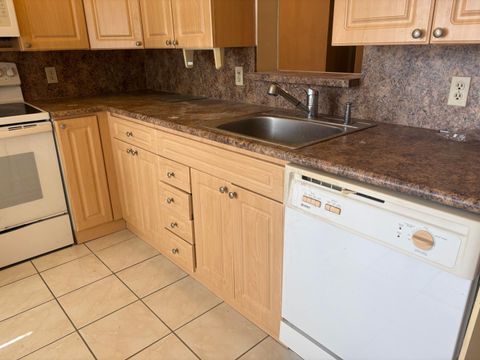 Tiny photo for 2804 Victoria Way #B2, Coconut Creek, FL 33066 (MLS # R11144672)