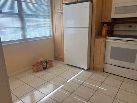 Tiny photo for 2804 Victoria Way #B2, Coconut Creek, FL 33066 (MLS # R11144672)