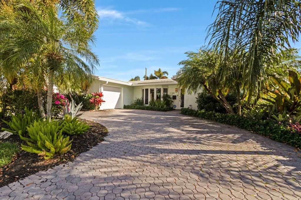 Photo of 2148 NE 63rd Court, Fort Lauderdale, FL 33308 (MLS # R10779791)