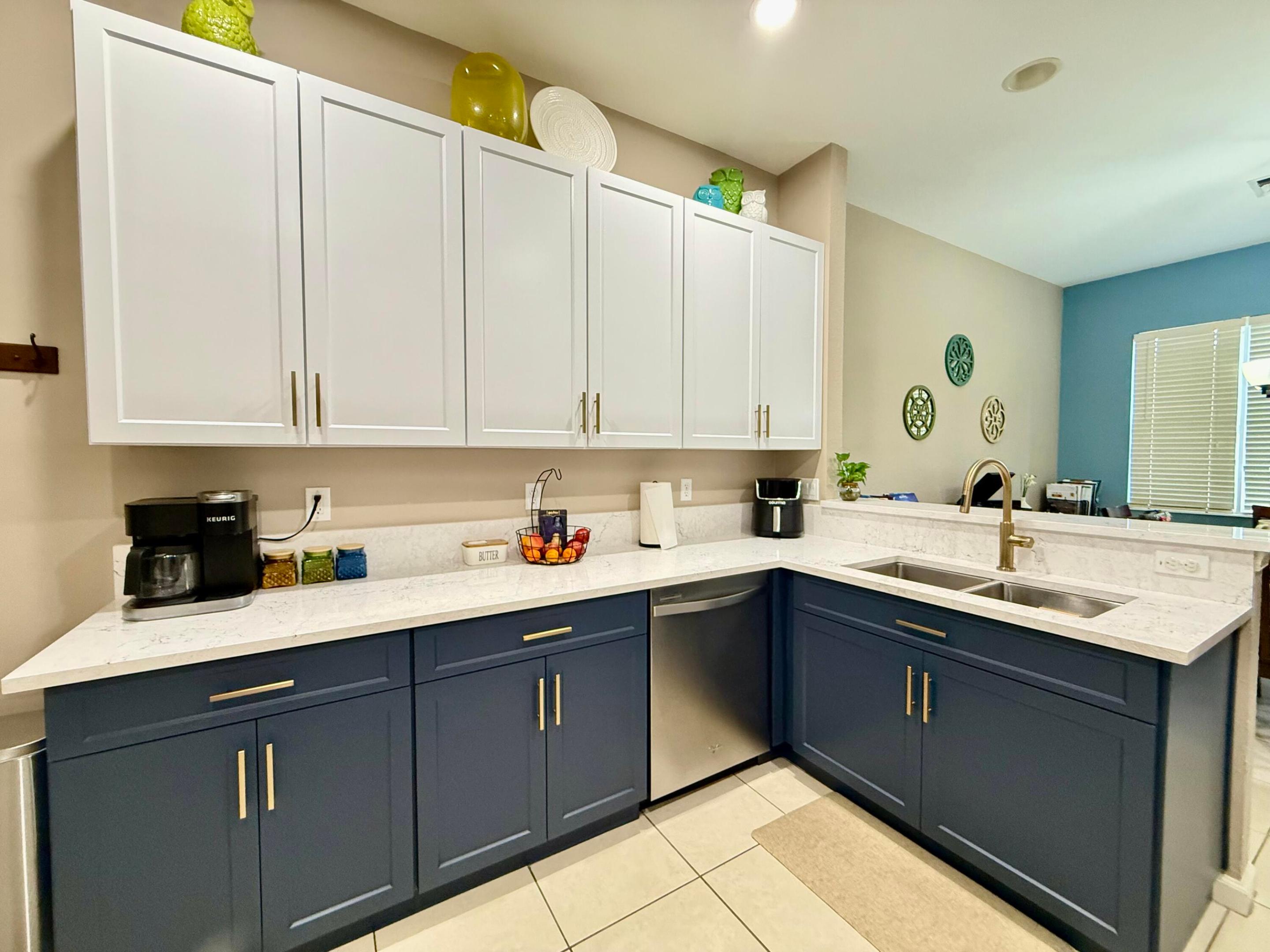 THIRD REPLAT OF PORTOFINO ISLES - Residential