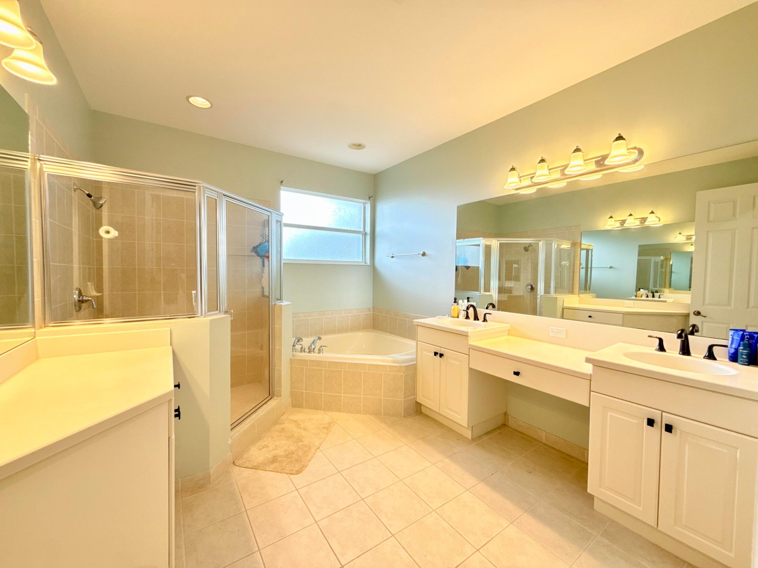 THIRD REPLAT OF PORTOFINO ISLES - Residential