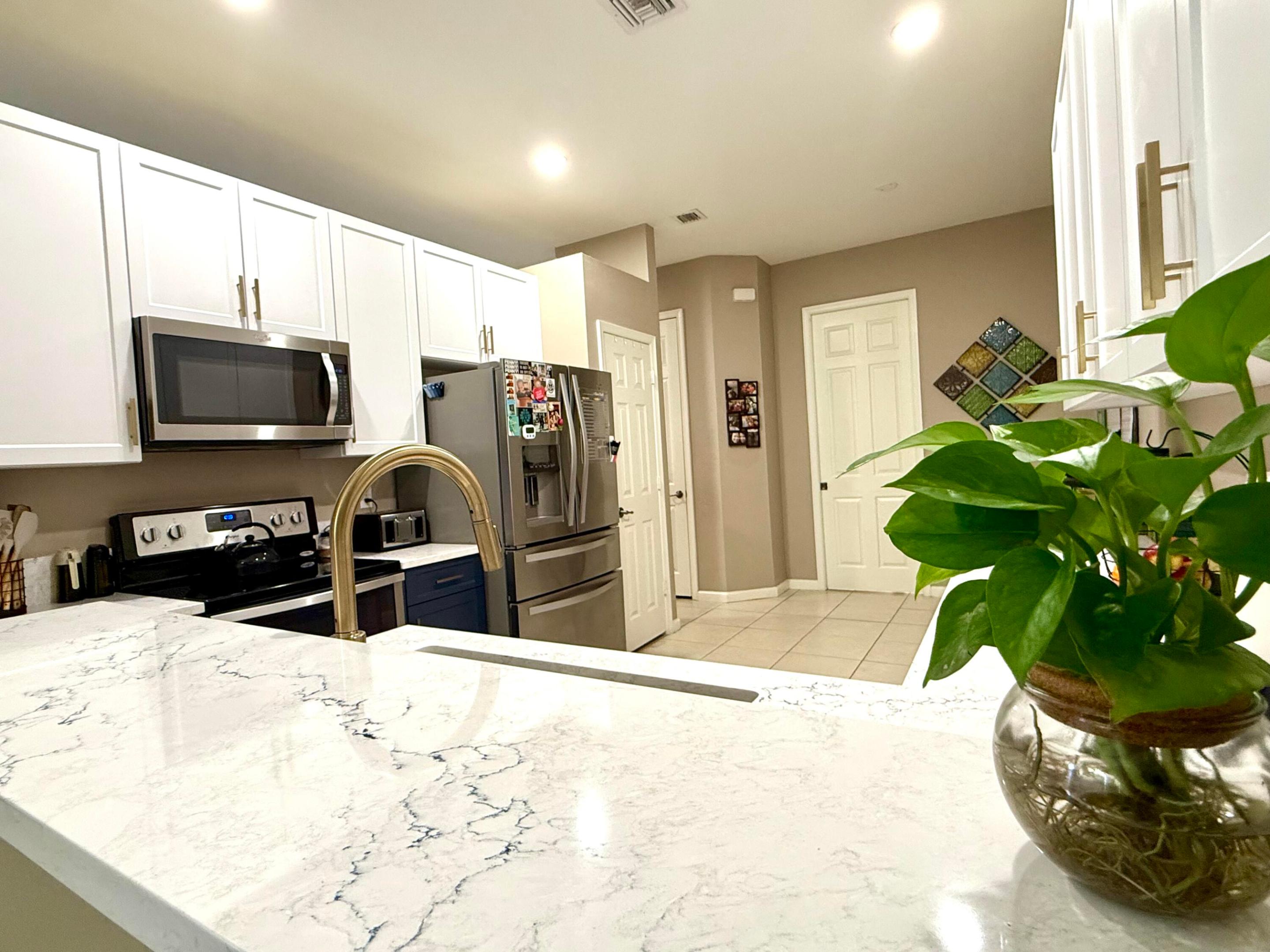 THIRD REPLAT OF PORTOFINO ISLES - Residential