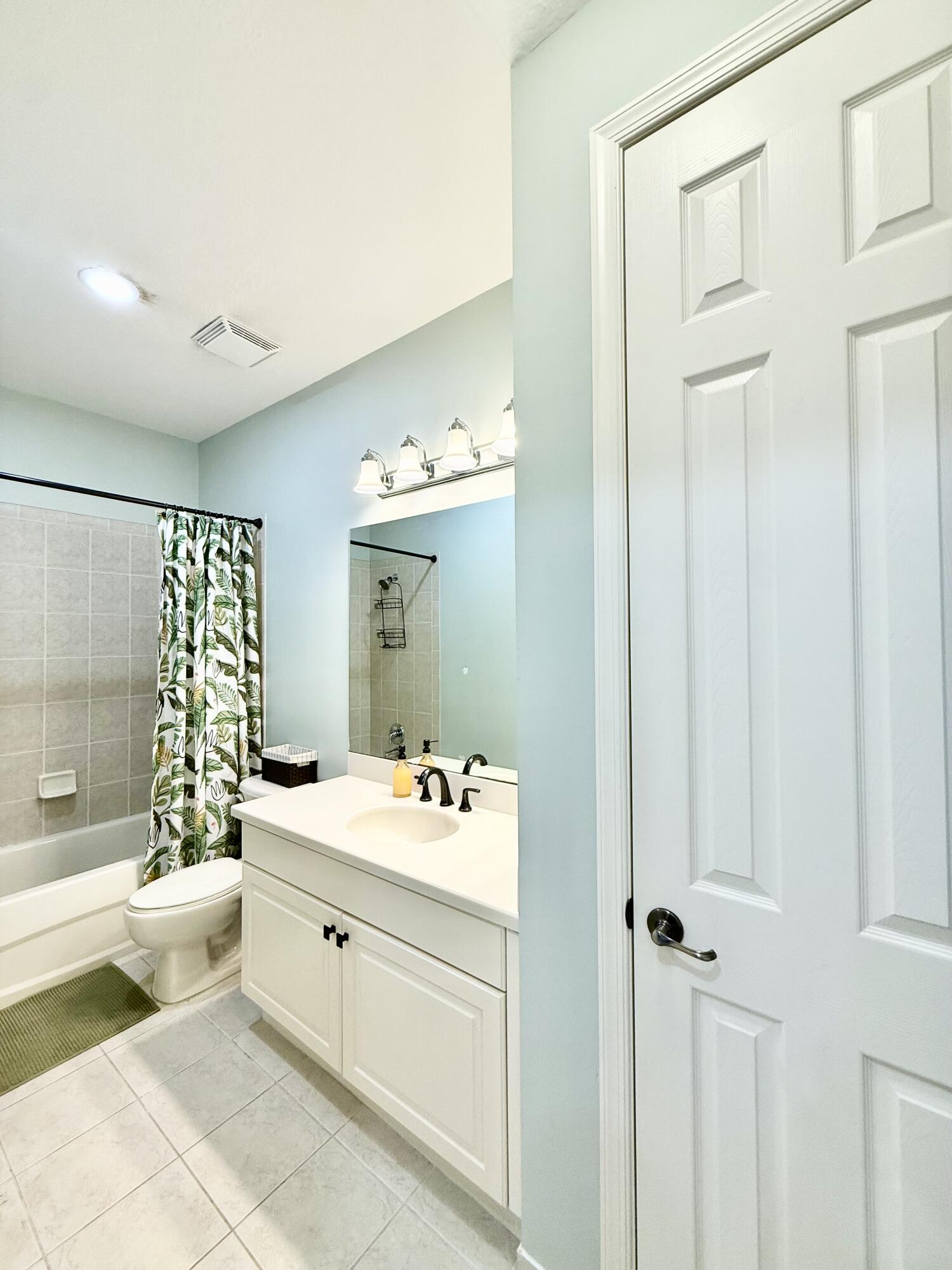 THIRD REPLAT OF PORTOFINO ISLES - Residential