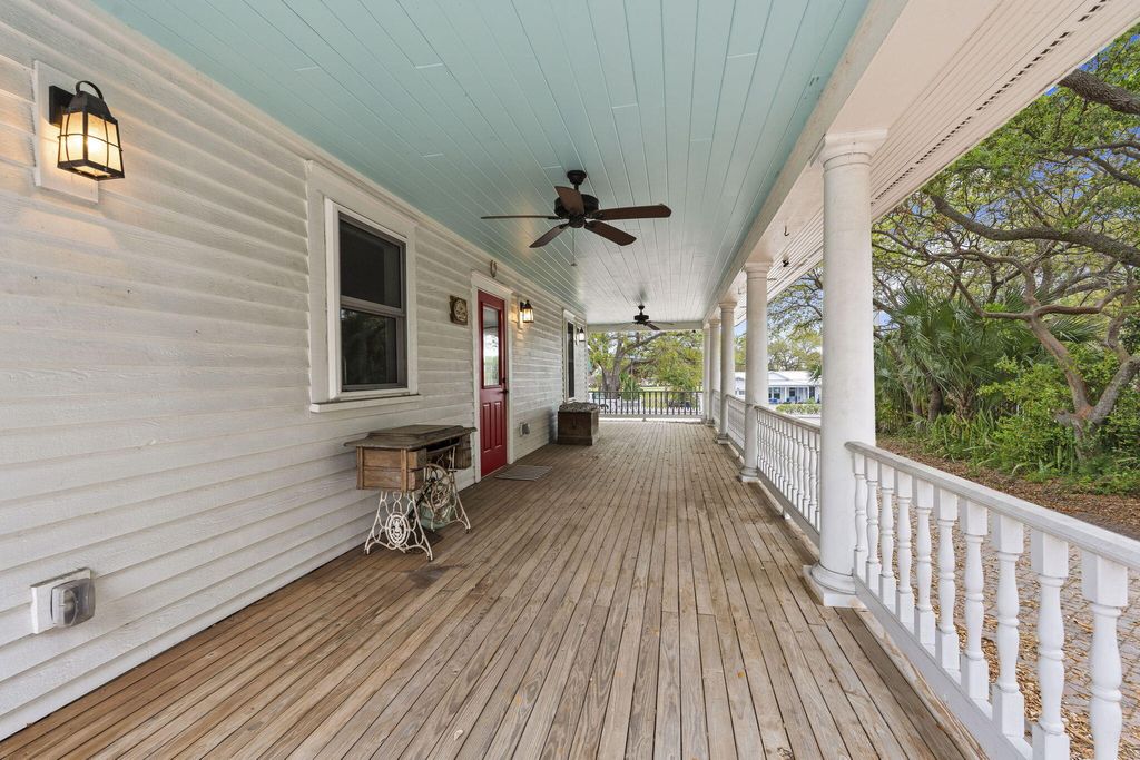 Photo of 419 N 2nd Street, Fort Pierce, FL 34950 (MLS # B26006381)