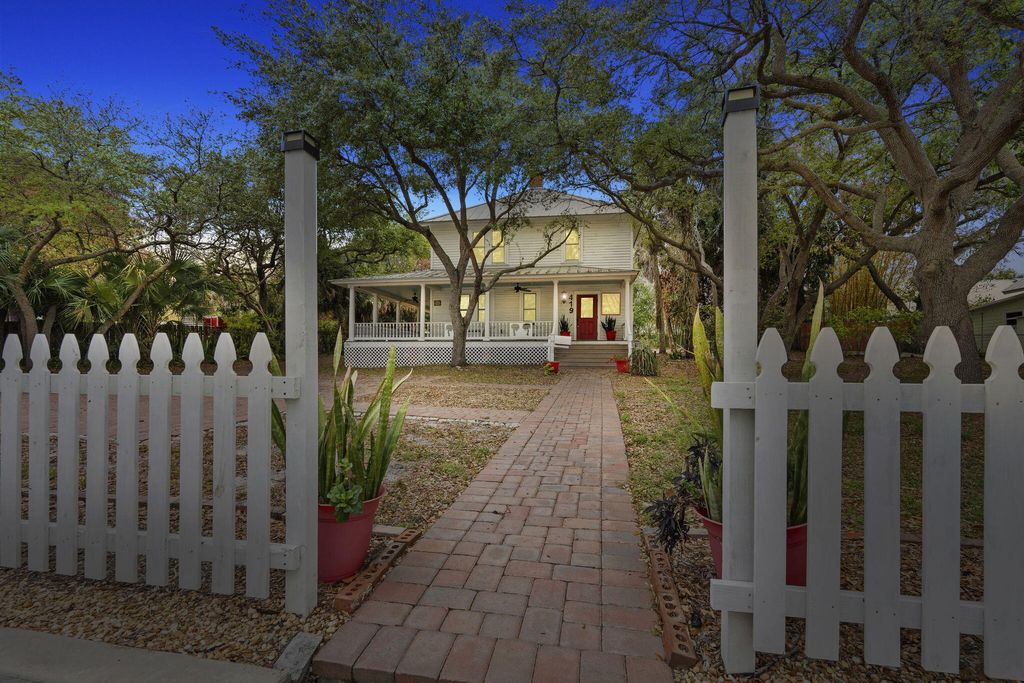 Photo of 419 N 2nd Street, Fort Pierce, FL 34950 (MLS # B26006381)