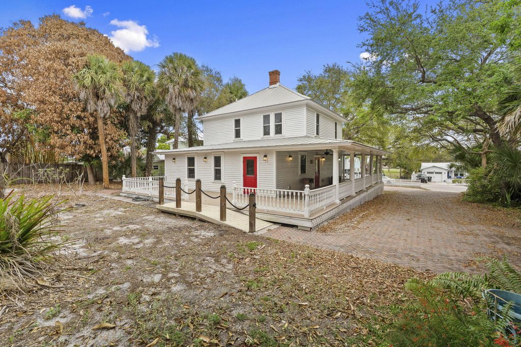 Photo of 419 N 2nd Street, Fort Pierce, FL 34950 (MLS # B26006381)