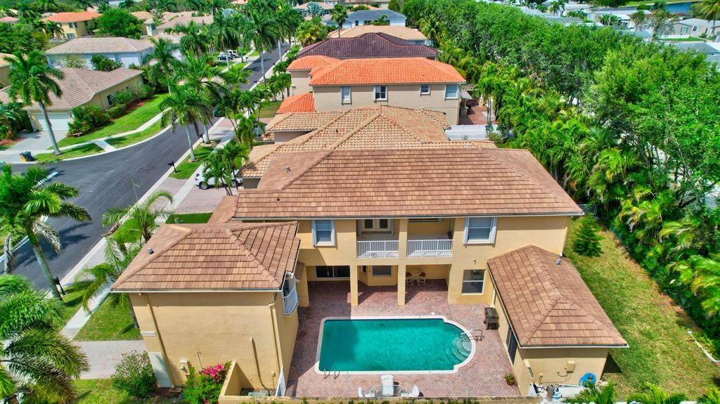 Photo of 6802 Houlton Circle Cir, Lake Worth Beach, FL 33467 (MLS # R10789068)